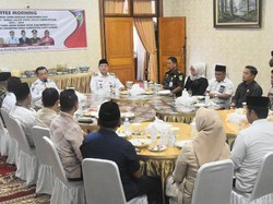 Gubernur Jambi Kumpulkan Cabup-Cawabup Sarolangun, Minta Berpolitik Santun