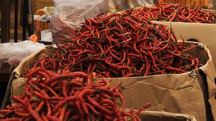 Harga Cabai Merah Keriting di Pasar Kramat Jati Turun harga sembako jatim