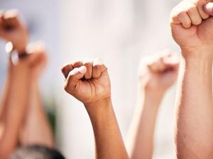 10 Ribu Orang Bakal Demo Hari Buruh di Kantor Gubernur Jatim 10 Ribu Orang Bakal Demo Hari Buruh di Kantor Gubernur Jatim