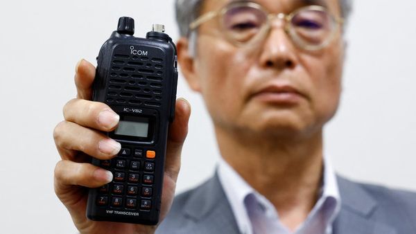 Perusahaan Jepang Investigasi Walkie-Talkie yang Meledak di Lebanon