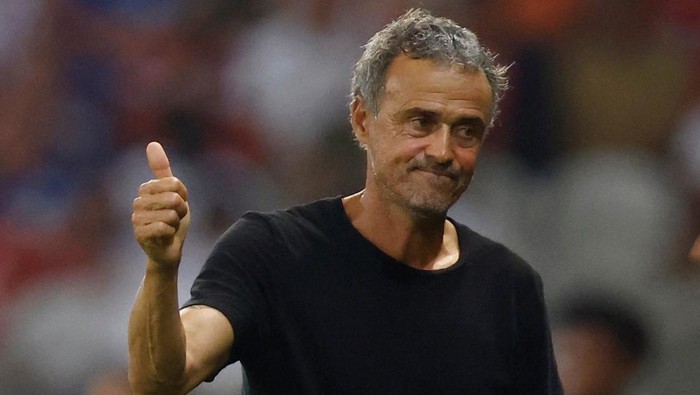 FILE PHOTO: Soccer Football - Ligue 1 - Lille v Paris St Germain - Decathlon Arena Stade Pierre-Mauroy, Lille, France - September 1, 2024 Paris St Germain coach Luis Enrique before the match REUTERS/Johanna Geron/File Photo