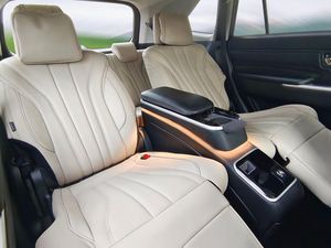 Kabin Kijang Innova Zenix Disulap Jadi Mewah Kabin Kijang Innova Zenix Disulap Jadi Mewah