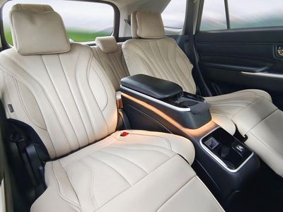 Kabin Kijang Innova Zenix Disulap Jadi Mewah