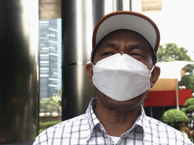 Potret Ketua DPRD Maluku Utara Usai Diperiksa KPK