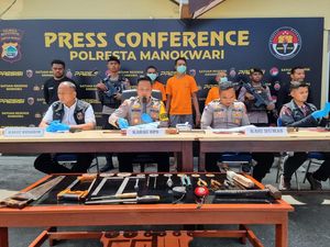 Polisi Gerebek Pabrik Senjata Api Ilegal Berkedok Bengkel di Manokwari Polisi Gerebek Pabrik Senjata Api Ilegal Berkedok Bengkel di Manokwari