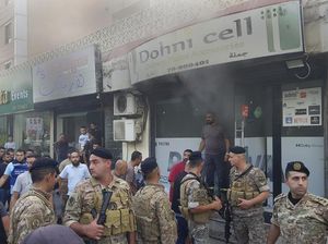 Hizbullah Umumkan 20 Anggotanya Tewas Usai Ledakan Walkie-Talkie