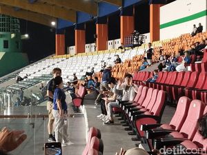 Shin Tae-yong Tonton Laga Persib Vs Port FC