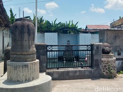Jadi Hiasan Jalan, Stupa-Yoni di Pluneng Klaten Ini Diduga dari Abad 8 M