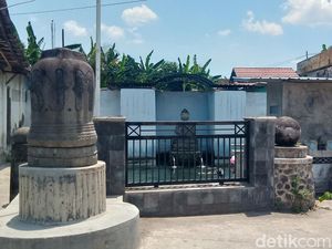 Jadi Hiasan Jalan, Stupa-Yoni di Pluneng Klaten Ini Diduga dari Abad 8 M Jadi Hiasan Jalan, Stupa-Yoni di Pluneng Klaten Ini Diduga dari Abad 8 M