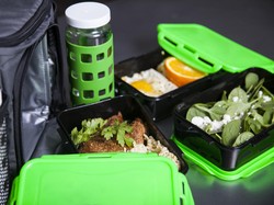 Senjakala Tupperware, Wadah Makanan Hits Pada Masanya