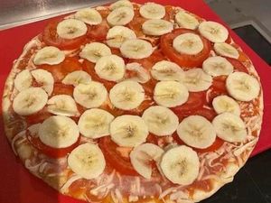 10 Potret Pizza Terkutuk yang Tampilannya Bikin Heran 10 Potret Pizza Terkutuk yang Tampilannya Bikin Heran