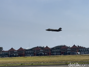 Aksi Mendebarkan Jet Siluman F35 Australia Memecah Langit Bali Aksi Mendebarkan Jet Siluman F35 Australia Memecah Langit Bali