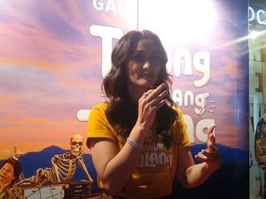 Atiqah Hasiholan Ungkap Beda Tulang Belulang Tulang dengan Film Batak Lain Atiqah Hasiholan Ungkap Beda Tulang Belulang Tulang dengan Film Batak Lain