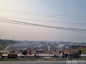 Bukit di Belakang Pabrik Bekasi Jadi Berkah Warlok, Omset Ratusan Ribu Bukit di Belakang Pabrik Bekasi Jadi Berkah Warlok, Omset Ratusan Ribu