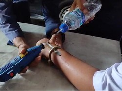 Tangan Remaja di Bogor Dipasangi Borgol oleh Teman, Damkar: Nemu di Jalan
