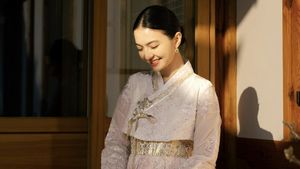 8 Potret Gaya Raline Shah di Seoul, Anggun Pakai Hanbok di Rumah Tradisional