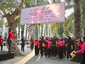 Olahraga dan Jalan sehat di Banyuwangi Warnai Puncak Hari Polwan ke-76 Olahraga dan Jalan sehat di Banyuwangi Warnai Puncak Hari Polwan ke-76