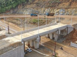 Optimalkan Mobilitas, PT SEI Bangun Jembatan Layang Sepanjang 38 Meter Optimalkan Mobilitas, PT SEI Bangun Jembatan Layang Sepanjang 38 Meter