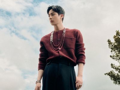 7 Gaya Jin BTS dalam Pemotretan Terbaru FRED, Bikin Salfok Pakai Rok