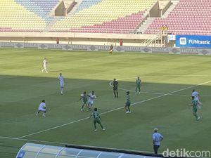 Phil Ofosu Cetak Gol Perdana, PSS Ungguli Arema FC 2-0 di Babak Pertama