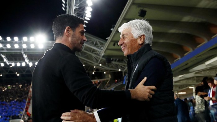 Soccer Football - Champions League - Atalanta v Arsenal - Gewiss Stadium, Bergamo, Italy - September 19, 2024 Arsenal manager Mikel Arteta and Atalanta coach Gian Piero Gasperini before the match REUTERS/Alessandro Garofalo