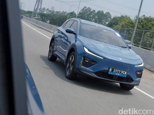 KNKT Sebut Mobil Listrik Berisiko Terbakar di Kapal Laut, Produsen Bilang Aman KNKT Sebut Mobil Listrik Berisiko Terbakar di Kapal Laut, Produsen Bilang Aman