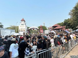 Pestapora Hari Ketiga: Pengunjung Membeludak, Antrean Mengular