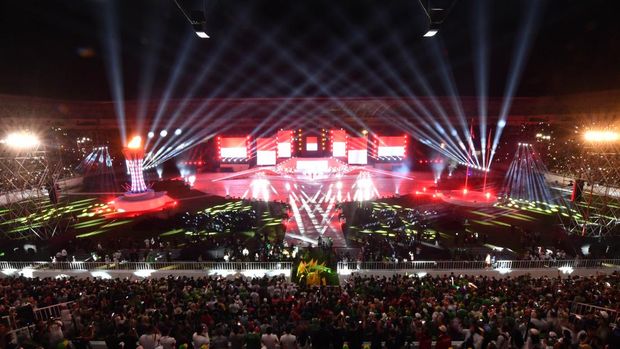 Suasana penutupan PON XXI Aceh-Sumut 2024 di Stadion Utama Sumatera Utara, Sumut Sport Centre, Deli Serdang, Sumatera Utara, Jumat, (20/9/2024). Pekan Olahraga Nasional XXI Aceh-Sumut 2024 resmi berakhir dan Jawa Barat keluar sebagai juara umum dengan mengoleksi 195 medali emas, 163 medali perak, dan 180 medali perunggu. ANTARA FOTO/Nova Wahyudi/rwa.