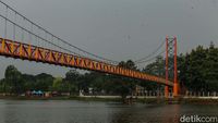 Ini Jembatan Gantung di Alun-alun Barat Depok, Hubungkan Sawangan-Bojongsari