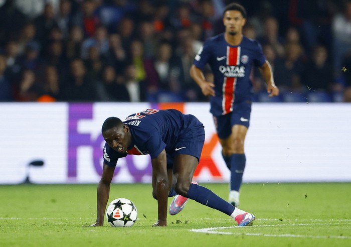 Soccer Football - Champions League - Paris St Germain v Girona - Parc des Princes, Paris, France - September 18, 2024 Paris St Germains Randal Kolo Muani in action REUTERS/Sarah Meyssonnier