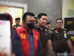 3 Mantan Petinggi BUMN Jadi Tersangka-Ditahan Dugaan Korupsi Proyek LRT