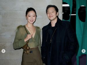 7 Foto Son Sukku & Gong Hyo Jin Bersanding Disebut Bak Pasutri Old Money 7 Foto Son Sukku & Gong Hyo Jin Bersanding Disebut Bak Pasutri Old Money