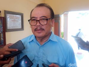 Sugawa Korry Janji Naikkan Gaji Perbekel di Buleleng Minimal Rp 10 Juta Sugawa Korry Janji Naikkan Gaji Perbekel di Buleleng Minimal Rp 10 Juta