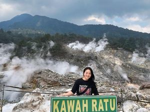 Jika Tak Percaya, Kawah Ratu Gunung Salak Memang Sangat Memukau