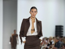 Pacar Eksis di Milan Fashion Week, Leonardo DiCaprio Setia Mendukung