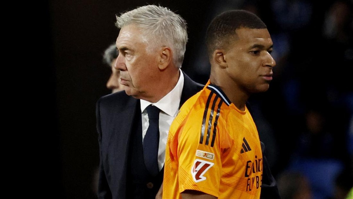 Carlo Ancelotti dan Kylian Mbappe di Real Madrid. (Foto: REUTERS/Vincent West)