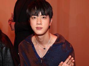 Totalitas, Jin BTS Siap Naik Komedi Putar 50 Kali Saat Kencan dengan ARMY Totalitas, Jin BTS Siap Naik Komedi Putar 50 Kali Saat Kencan dengan ARMY