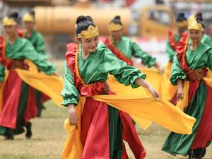 Melihat Meriahnya Pembukaan Festival Erau Adat Kutai