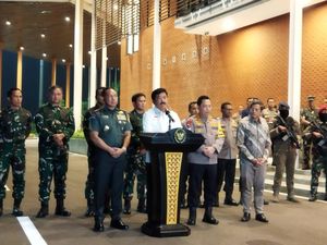 Penjelasan Lengkap Menko Polhukam Usai Pilot Susi Air Bebas Penjelasan Lengkap Menko Polhukam Usai Pilot Susi Air Bebas