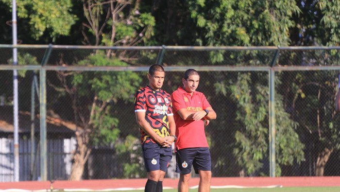 Pelatih Kepala Baru Semen Padang FC Eduardo Almeida. Pelatih Kepala Baru Semen Padang FC Eduardo Almeida.