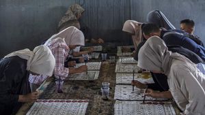 Pelestarian Budaya Lewat Latihan Membatik