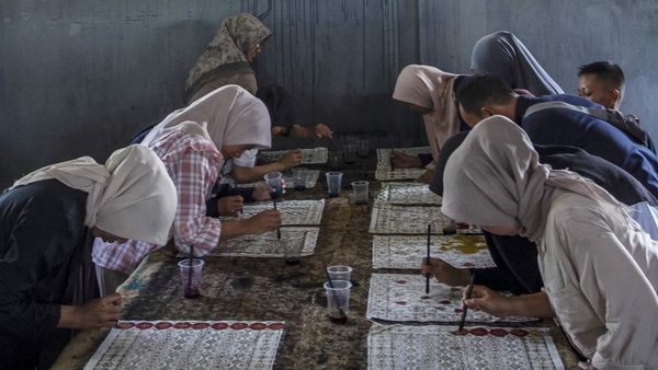 Pelestarian Budaya Lewat Latihan Membatik