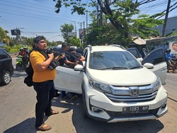 Detik-detik Menegangkan Polisi Sergap Pria Bersenjata Penembak Pajero di Demak