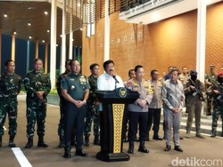 Menko Polhukam Serahkan Pilot Susi Air ke Pemerintah Selandia Baru