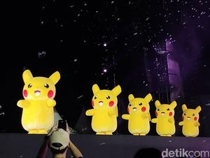 Menikmati Pikachu Terbang hingga Joget EDM di Malam Hari Menikmati Pikachu Terbang hingga Joget EDM di Malam Hari