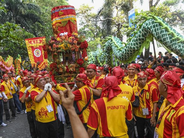 Potret Semarak Ritual 12 Tahunan Gotong Toapekong di Tangerang