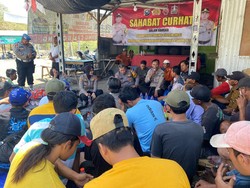 Gayengnya Nelayan Sidoarjo Berbincang Kamtibmas Lewat Sahabat Curhat