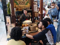 Momen YouTuber IShowSpeed Minum Jamu Beras Kencur di Jogja