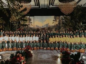 Foto Bridesmaid & Groomsman Pernikahan Nino RAN, Ada BCL, Rossa, Hingga Afgan Foto Bridesmaid & Groomsman Pernikahan Nino RAN, Ada BCL, Rossa, Hingga Afgan