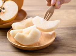 Konsumsi Buah Pir Bisa Sehatkan Pencernaan karena 5 Hal Ini